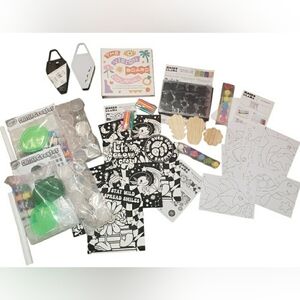 Party Favor Bundle Crayola, Mondo, Creature Kit, Fossil Kit
